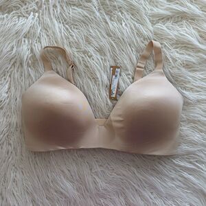Skims Wireless Form T-shirt Bra Sand Size 40DD
